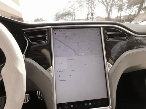 Used 2015 Tesla Model S 60 image 36