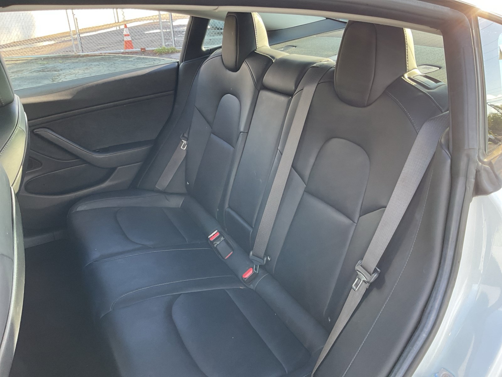 Used 2018 Tesla Model 3 Long Range RWD image 19
