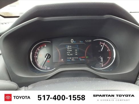 Used 2025 Toyota RAV4 XLE AWD/4WD image 19