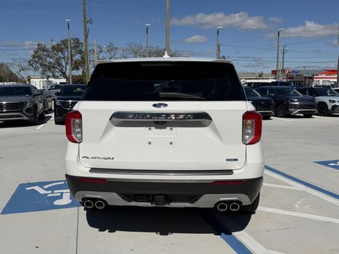 Used 2020 Ford Explorer Platinum w/ Premium Technology Package image 4