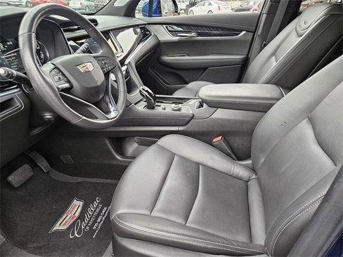 Certified 2025 Cadillac XT6 Premium Luxury image 7