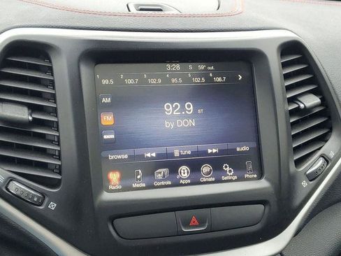 Used 2016 Jeep Cherokee Trailhawk w/ Comfort/Convenience Group image 14