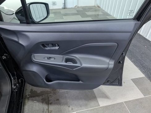Used 2025 Nissan Versa SV FWD image 26