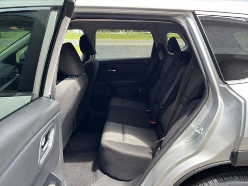Used 2025 Nissan Rogue SV FWD image 22