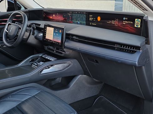 Used 2024 Lincoln Nautilus Reserve w/ Equipment Group 202A image 31