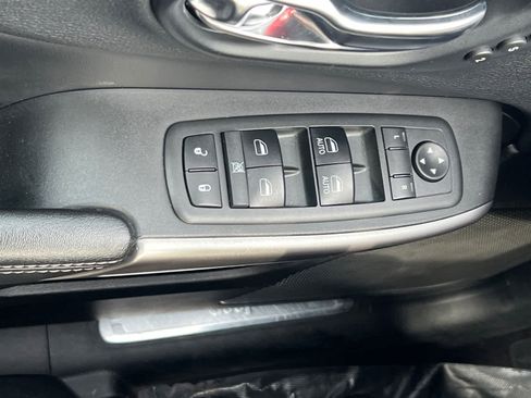 Used 2019 Jeep Cherokee Limited image 23