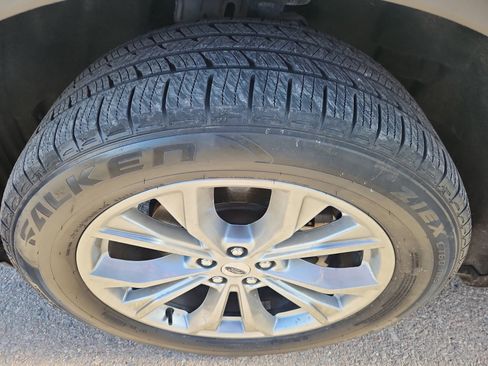 Used 2020 Ford Explorer XLT w/ Equipment Group 202A image 20