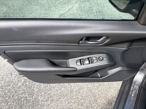 Certified 2025 Nissan Altima 2.5 S image 16