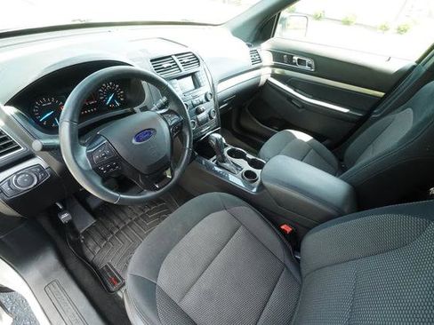 Used 2019 Ford Explorer XLT FWD image 25