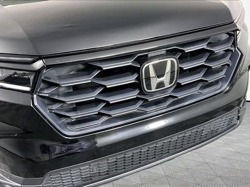 Used 2024 Honda Pilot Sport image 31