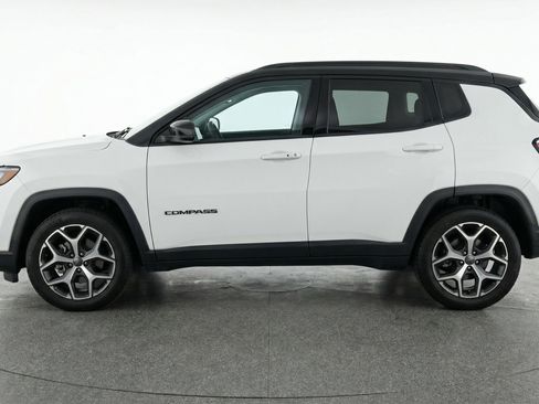 Used 2025 Jeep Compass Limited AWD/4WD image 5