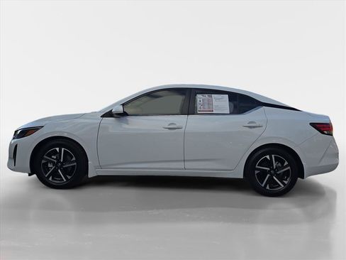 Used 2024 Nissan Sentra SV image 2