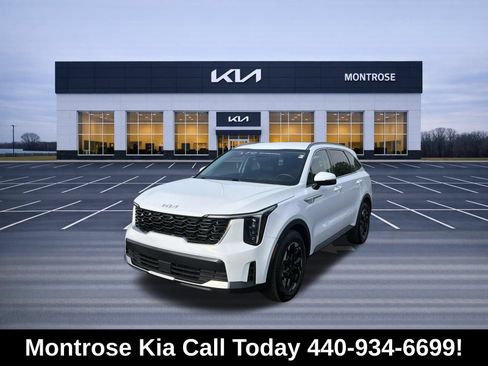 Used 2024 Kia Sorento S FWD image 1
