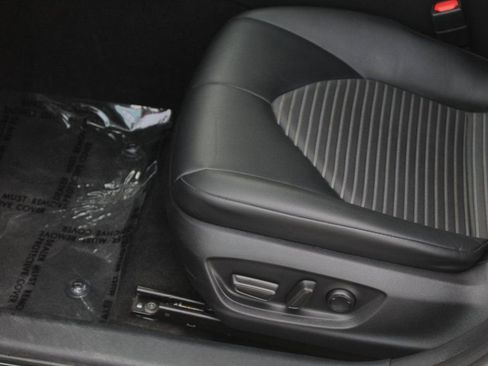 Used 2023 Toyota Camry SE image 18