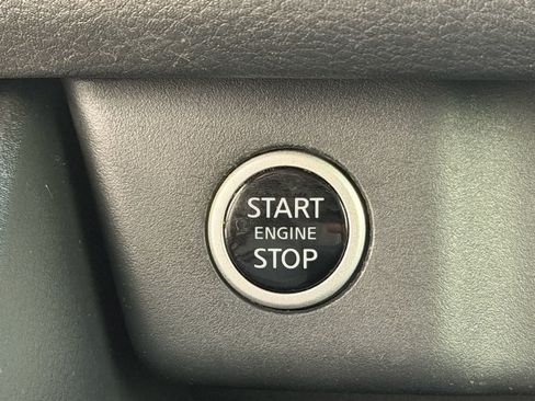 Used 2021 Nissan Rogue SV FWD image 25
