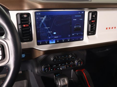 Used 2024 Ford Bronco Heritage Edition AWD/4WD image 5