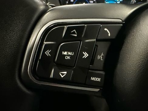 Used 2020 Jaguar F-PACE Premium image 23