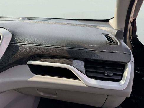 Used 2022 GMC Terrain SLT w/ Infotainment Package II AWD/4WD image 59
