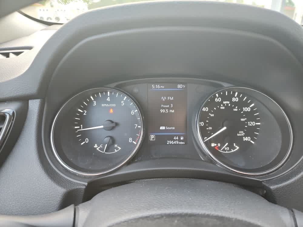 Used 2018 Nissan Rogue SV AWD/4WD image 17