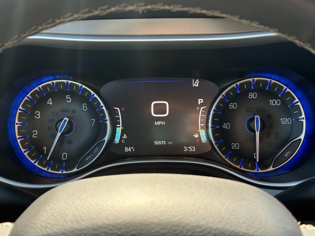 Used 2024 Chrysler Pacifica Touring-L FWD image 22
