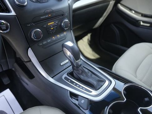 Used 2015 Ford Edge SEL image 27