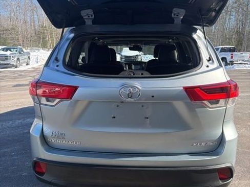 Used 2017 Toyota Highlander XLE image 5
