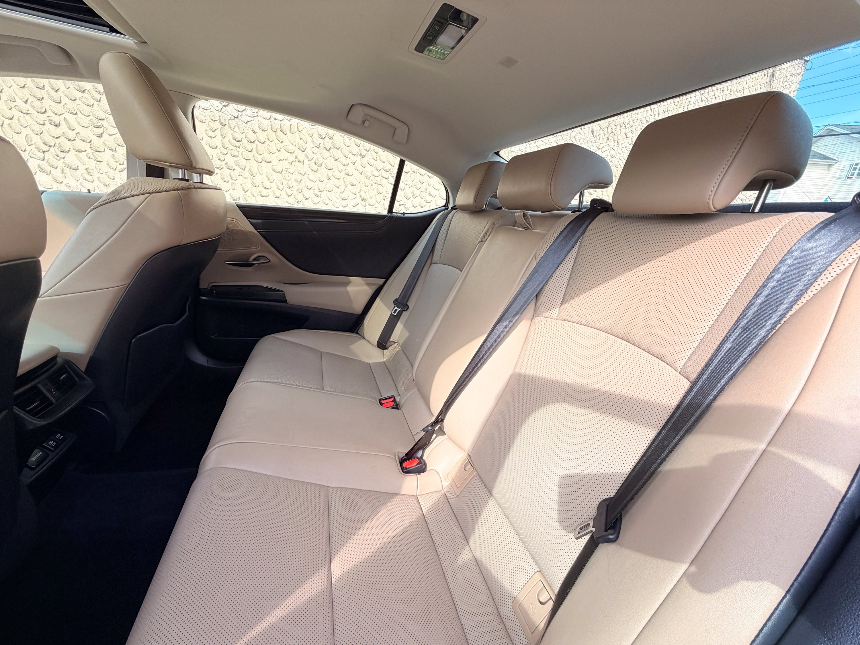 Used 2020 Lexus ES 350 w/ Premium Package FWD image 18