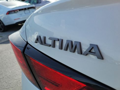 Certified 2024 Nissan Altima 2.5 SR AWD/4WD image 9