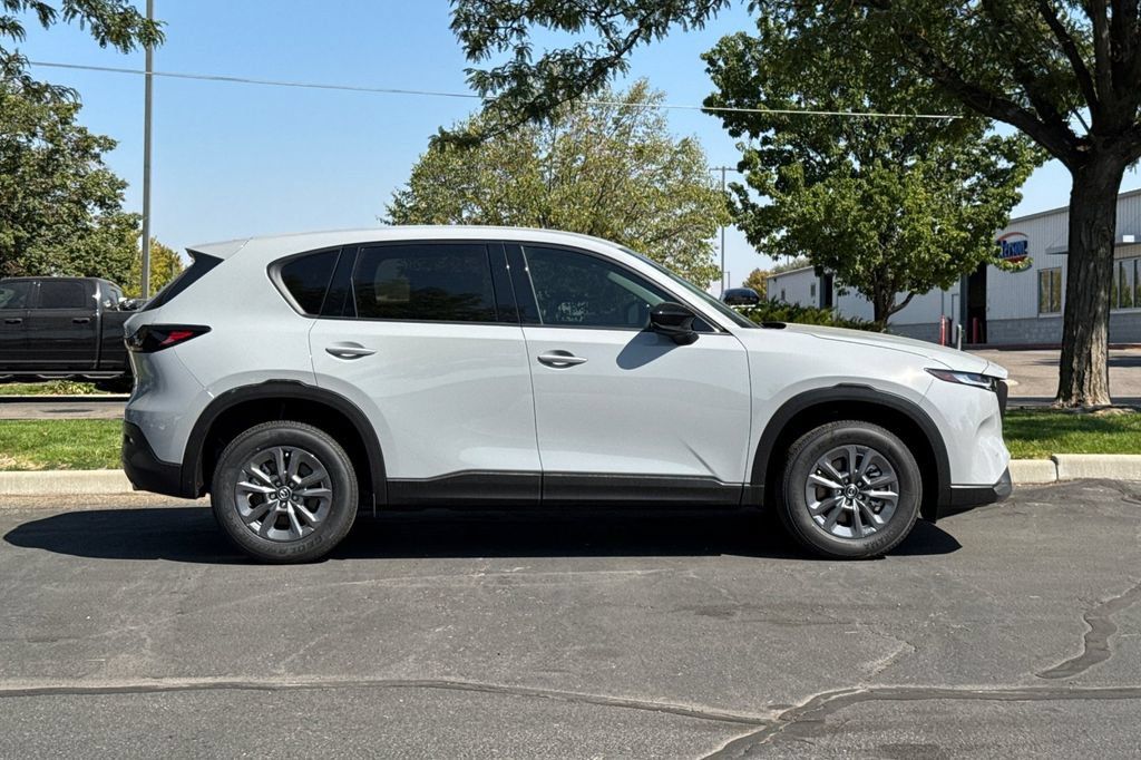 New 2026 MAZDA CX-5 Select AWD/4WD image 3