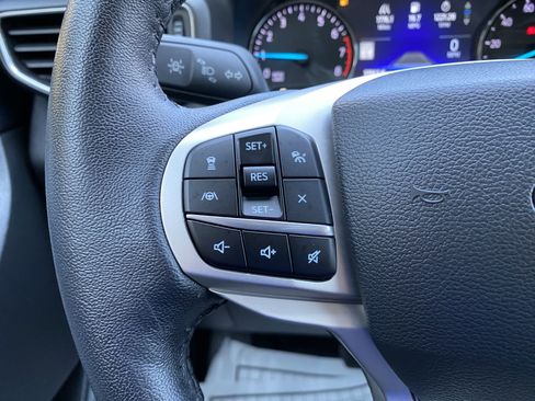 Used 2023 Ford Explorer XLT w/ Equipment Group 202A image 21