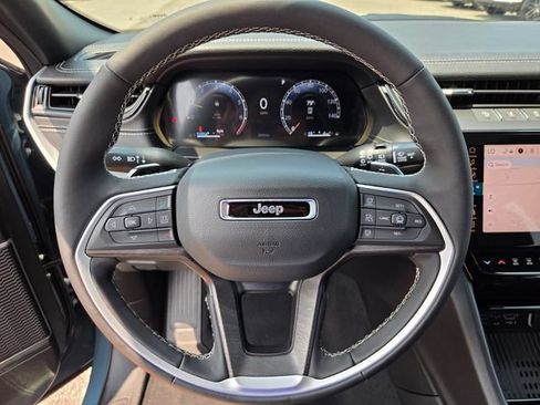 Used 2026 Jeep Grand Cherokee Limited w/ Luxury Tech Group II AWD/4WD image 29