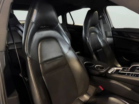 Used 2017 Porsche Panamera 4 w/ Premium Package AWD/4WD image 35