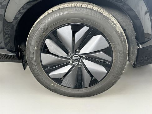 Used 2024 Nissan Ariya FWD image 11