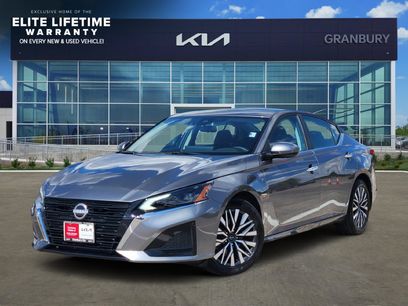 Used 2025 Nissan Altima 2.5 SV w/ SV Premium Package