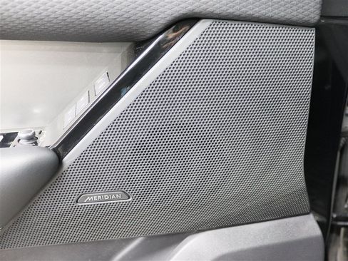 Used 2020 Land Rover Range Rover Velar S AWD/4WD image 17