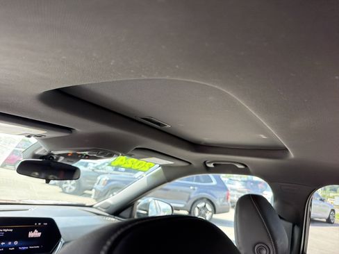 Used 2024 Chevrolet Trax RS w/ Sunroof Package FWD image 14
