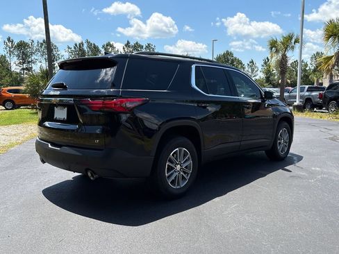 Used 2022 Chevrolet Traverse LT FWD image 30