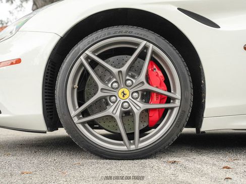 Used 2016 Ferrari California T image 63