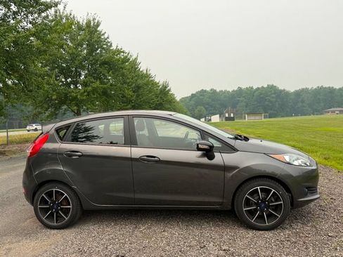 Used 2016 Ford Fiesta SE w/ Equipment Group 201A FWD image 5
