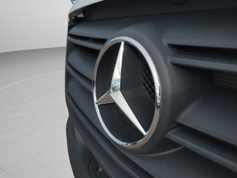 Used 2025 Mercedes-Benz Sprinter 2500 image 24