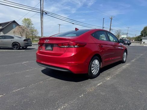 Used 2017 Hyundai Elantra SE image 3