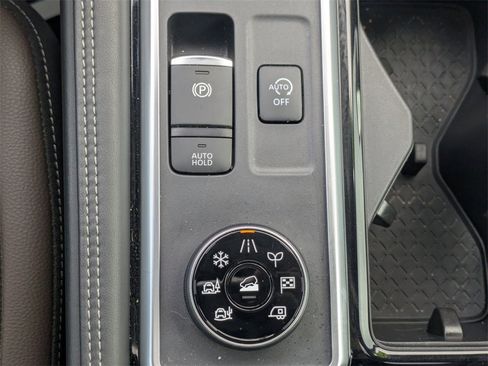 Used 2023 Nissan Pathfinder Platinum w/ Black Appearance Package image 25