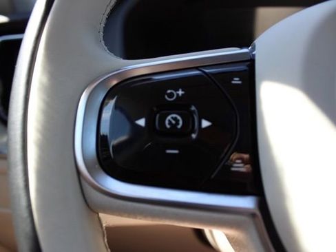 Certified 2023 Volvo XC60 B5 Plus w/ Climate Package AWD/4WD image 30