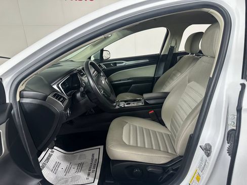 Used 2018 Ford Fusion S FWD image 16