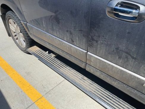 Used 2013 Lincoln Navigator L 4WD image 3
