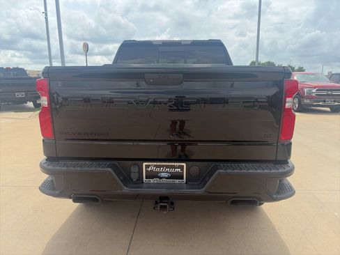 Used 2022 Chevrolet Silverado 1500 LT Trail Boss w/ LT Trail Boss Premium Package AWD/4WD image 4
