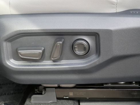 New 2026 Toyota Tundra Limited AWD/4WD image 7