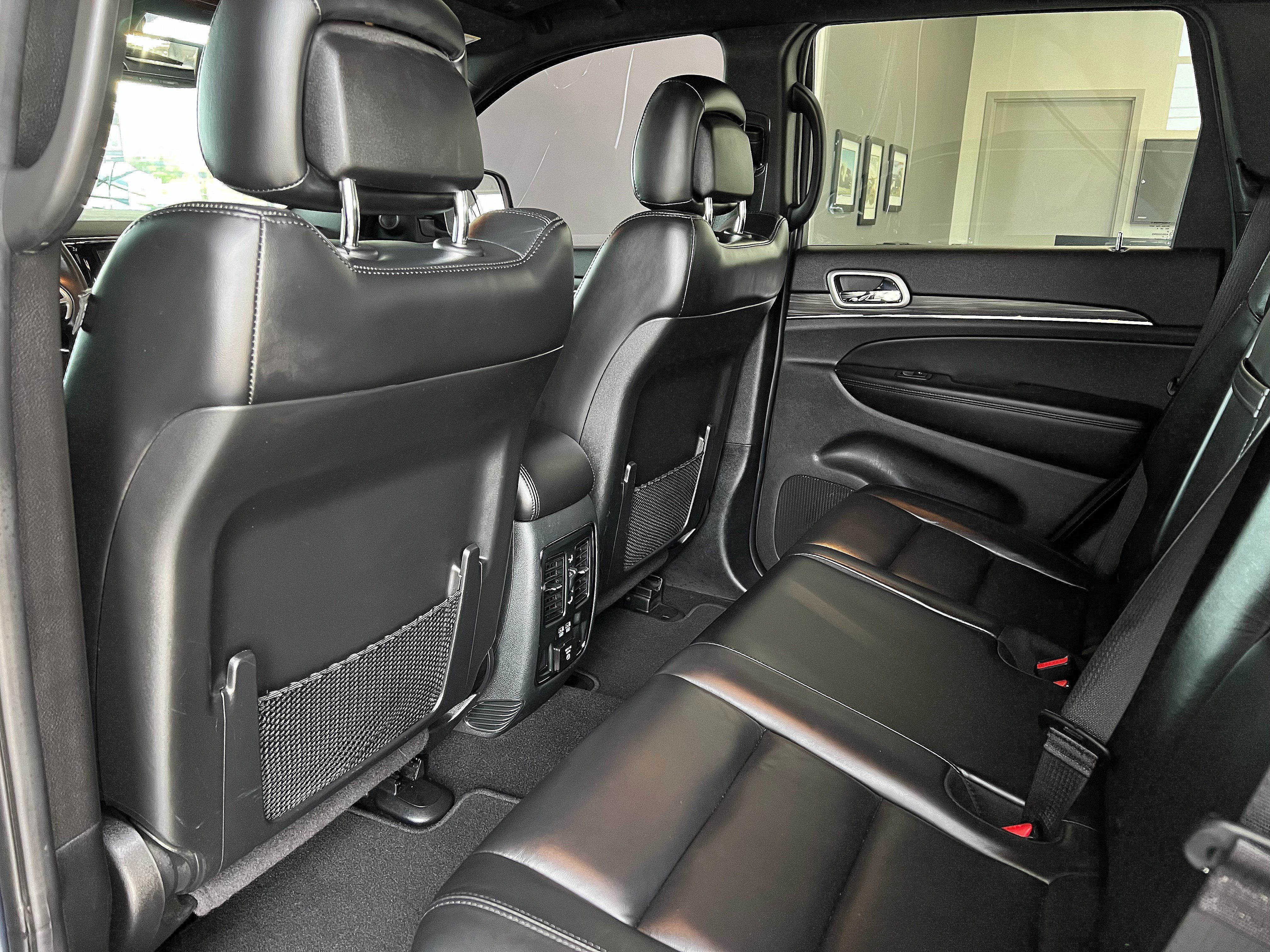 Used 2019 Jeep Grand Cherokee Limited AWD/4WD image 21