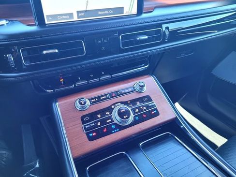 Certified 2020 Lincoln Aviator Reserve w/ Equipment Group 202A AWD/4WD image 20