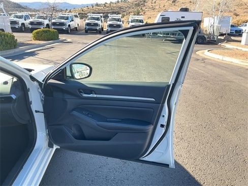 Used 2022 Nissan Altima 2.5 SV image 20